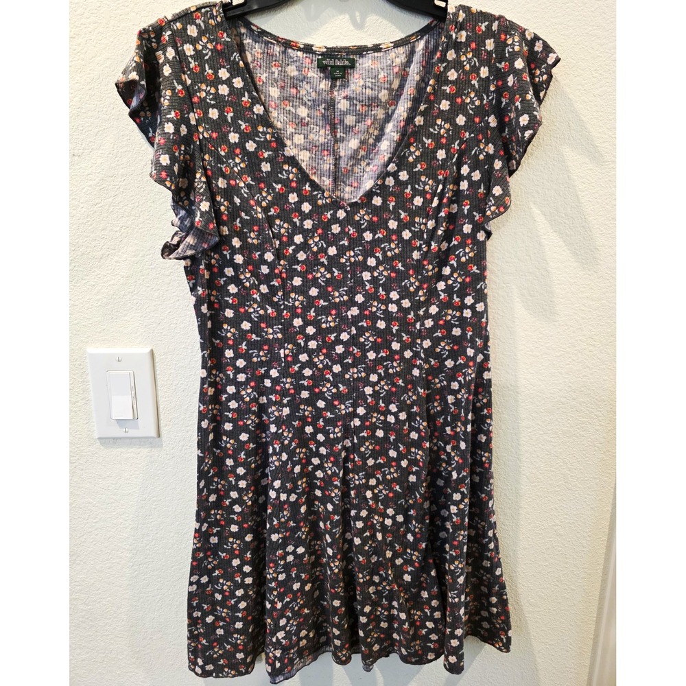 Wild Fable Ditsy Floral Ribbed V-Neck Flutter Sleeve Stretch Dress Sz M Gray
